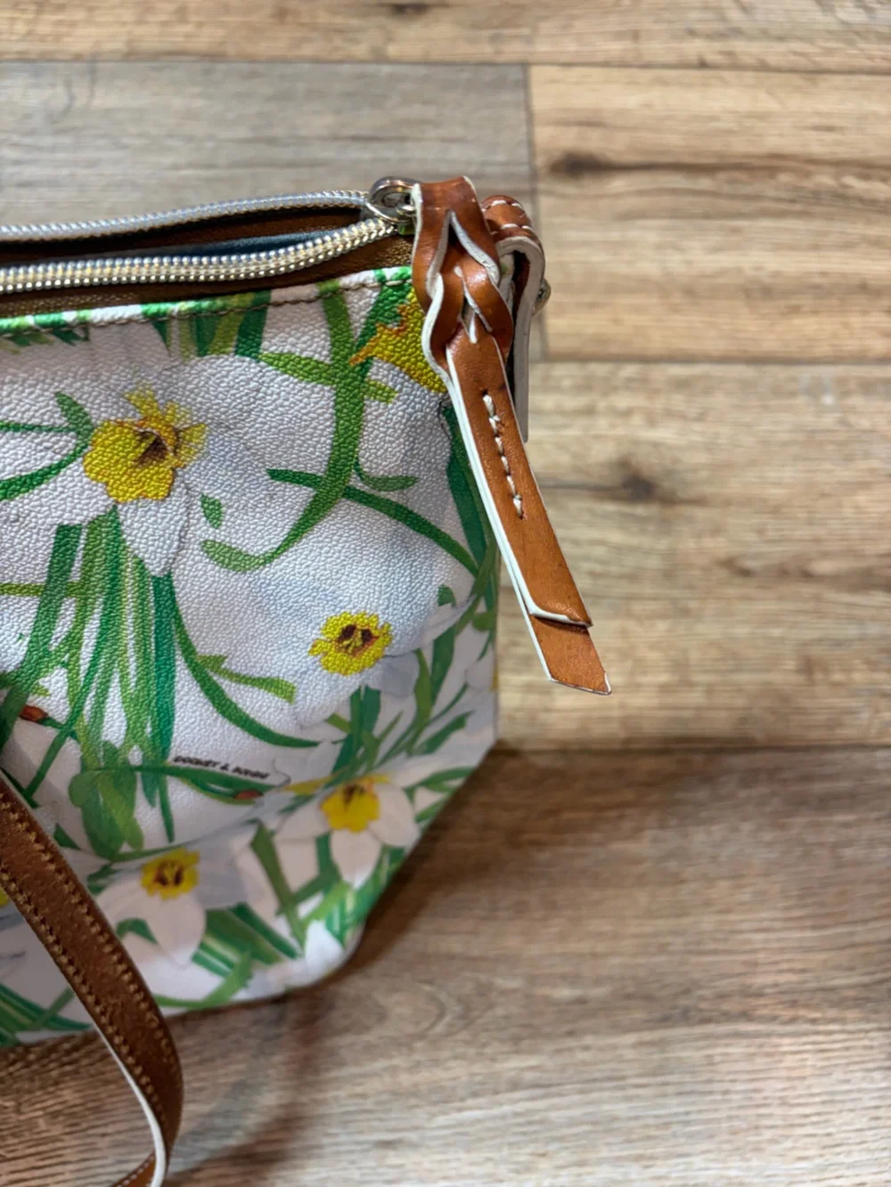 Dooney & Bourke Daffodil Botanical Garden Floral Large Zip Tote Bag